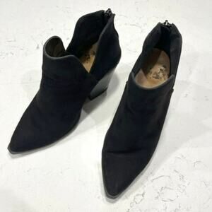 Rouge Helium Size 8 Black Faux Suede Ankle Boots